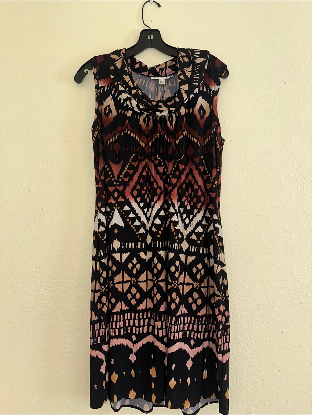 madison leigh Black and Pink Sleeveless Printed Midi Dress EUC
